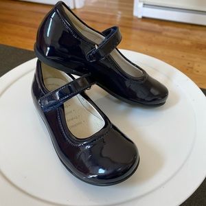 Girl’s Pat and leather Mary Jane shoes